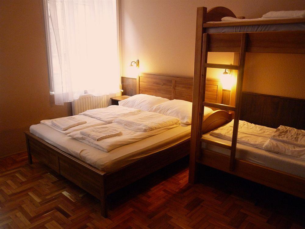 คอร์วิน พอยต์ รูม แอนด์ อพาร์ตเมนต์ Hotel บูดาเปสต์ ภายนอก รูปภาพ