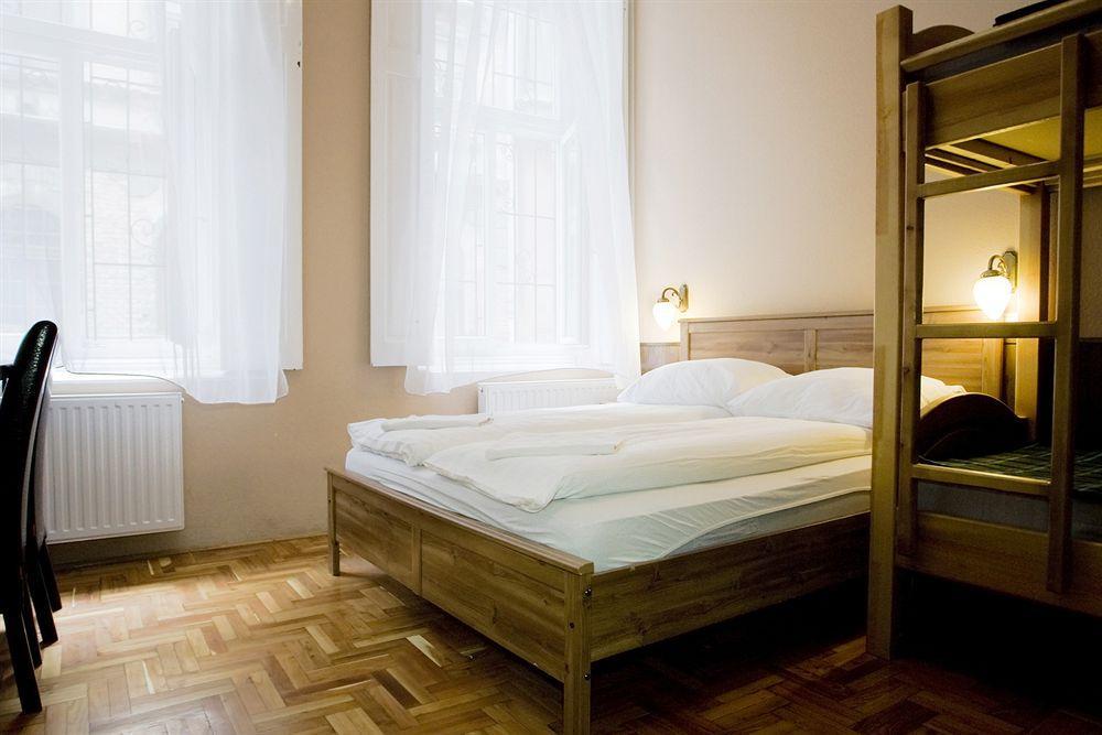 คอร์วิน พอยต์ รูม แอนด์ อพาร์ตเมนต์ Hotel บูดาเปสต์ ภายนอก รูปภาพ