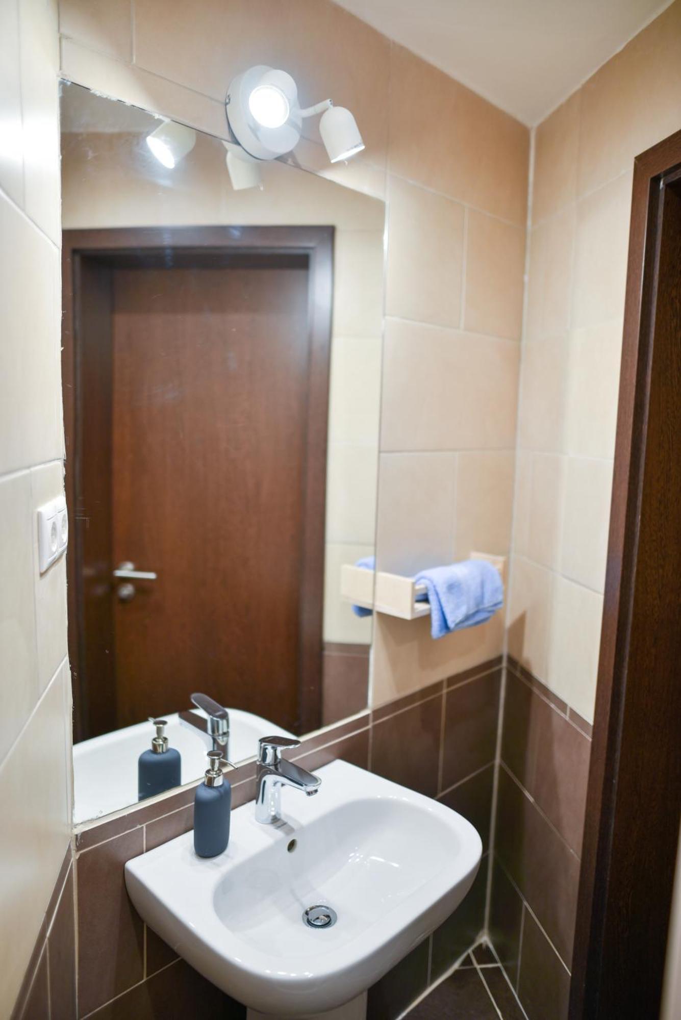 คอร์วิน พอยต์ รูม แอนด์ อพาร์ตเมนต์ Hotel บูดาเปสต์ ภายนอก รูปภาพ