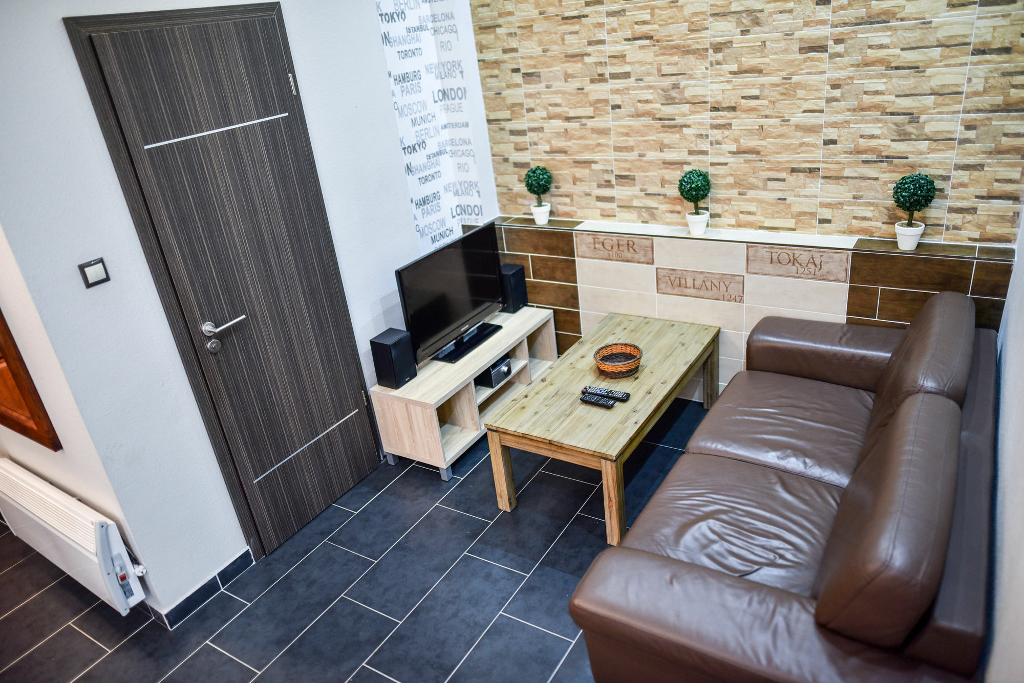 คอร์วิน พอยต์ รูม แอนด์ อพาร์ตเมนต์ Hotel บูดาเปสต์ ภายนอก รูปภาพ